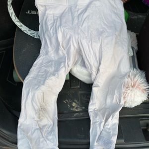 White lace leggings